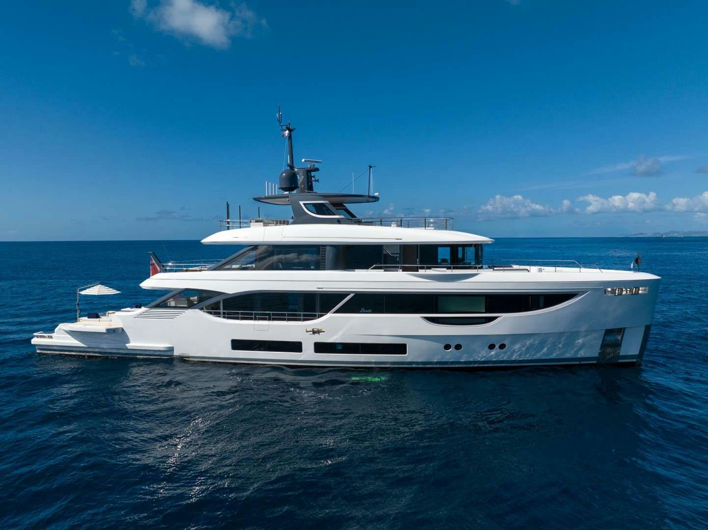 Kings Lair, 34.4 m charter yacht