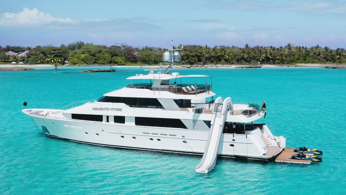 MEMENTO VIVERE, 39.6 m charter yacht