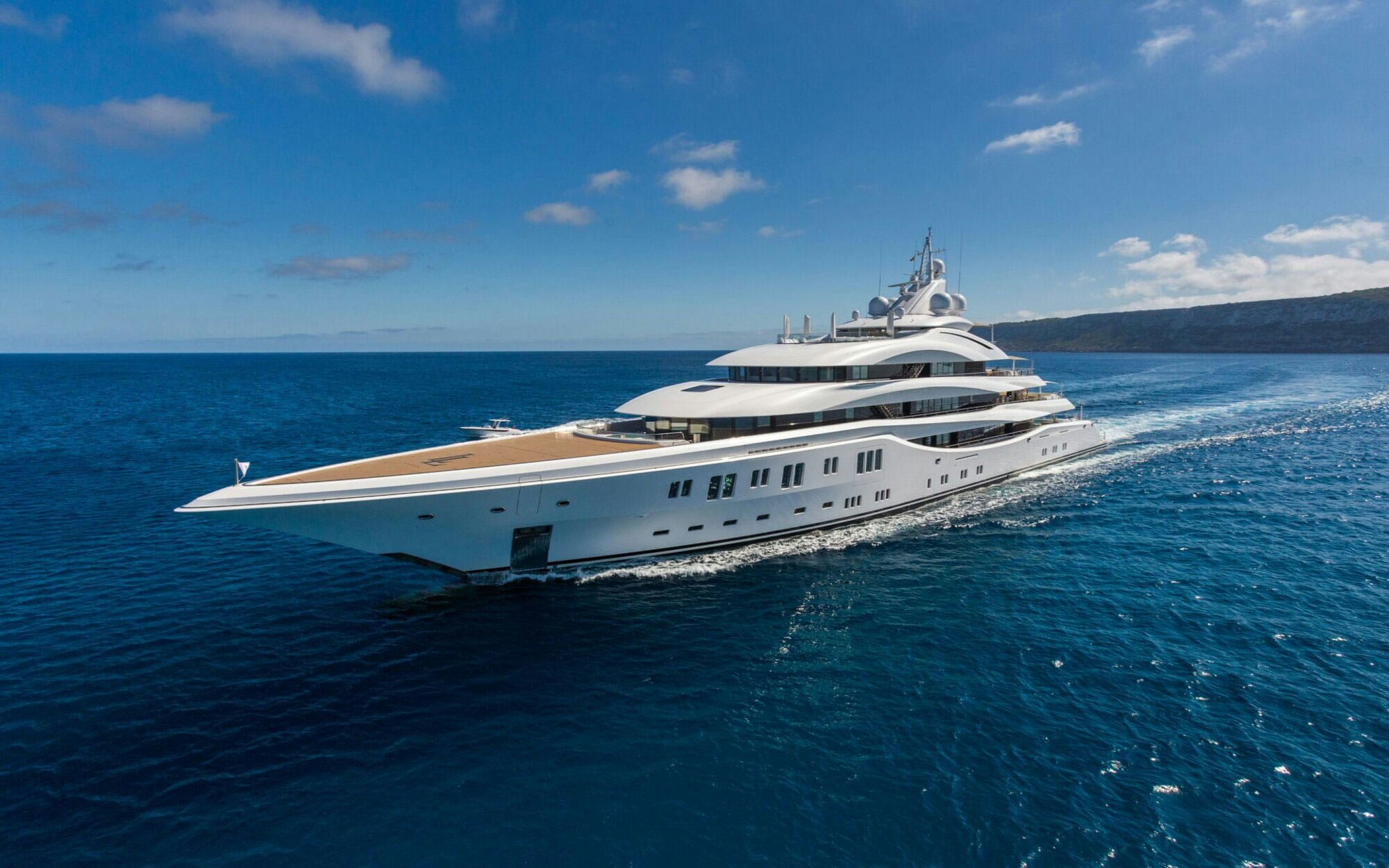 Lady Lara, 91 m charter yacht