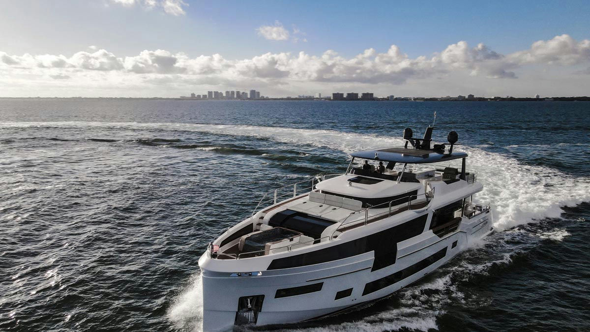 SAINT, 26.8 m charter yacht