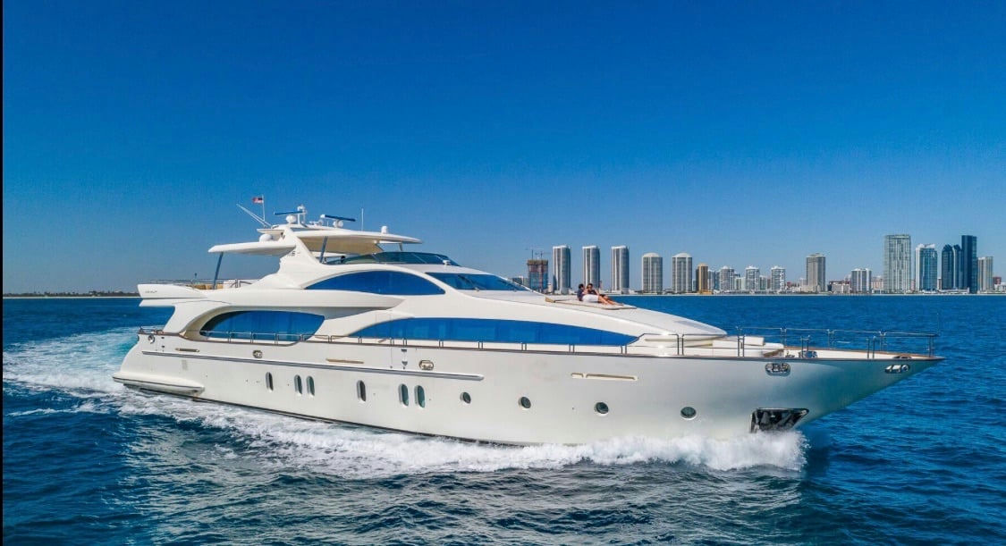 Flawless, 35.4 m Azimut 116 charter yacht