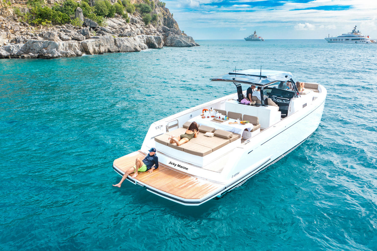 Pardo 43, 13.1 m Pardo Yachts Pardo 43 charter yacht