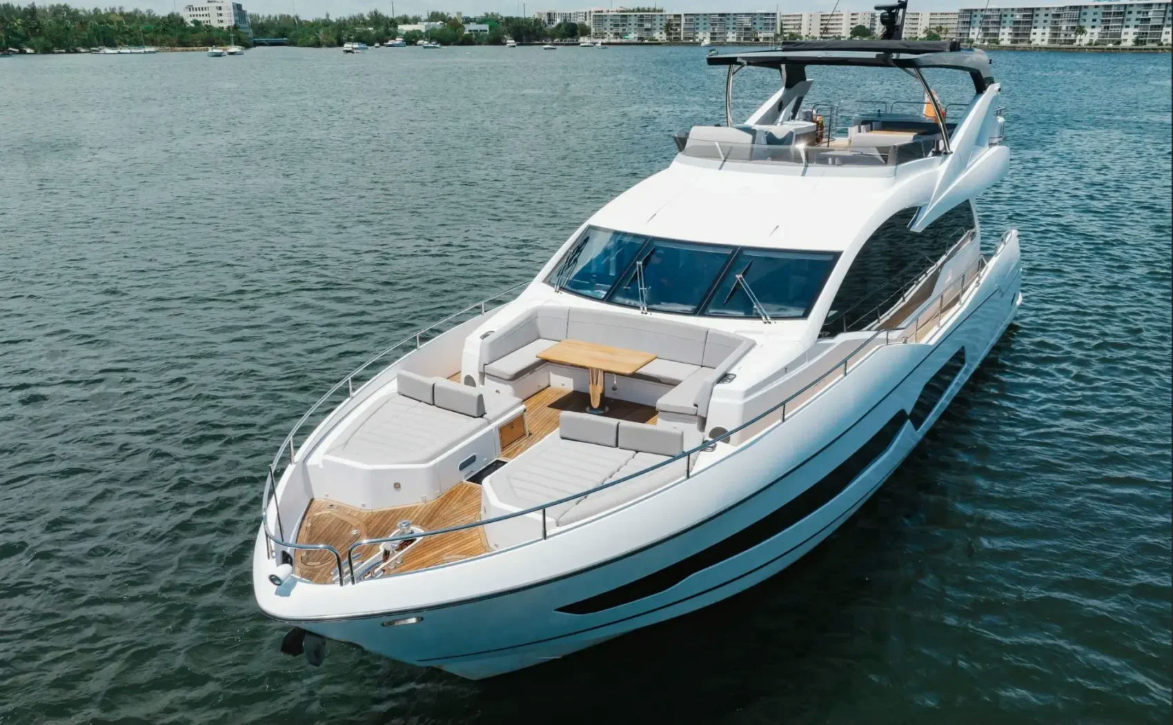 80' Sunseeker + Jacuzzi, 24.4 m Sunseeker 80 charter yacht