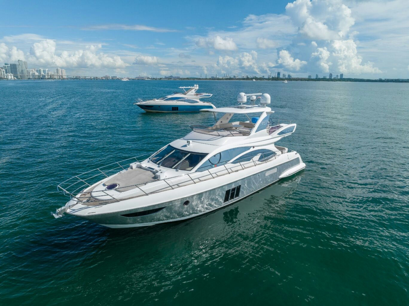 60' Azimut, 18.3 m Azimut 60 charter yacht