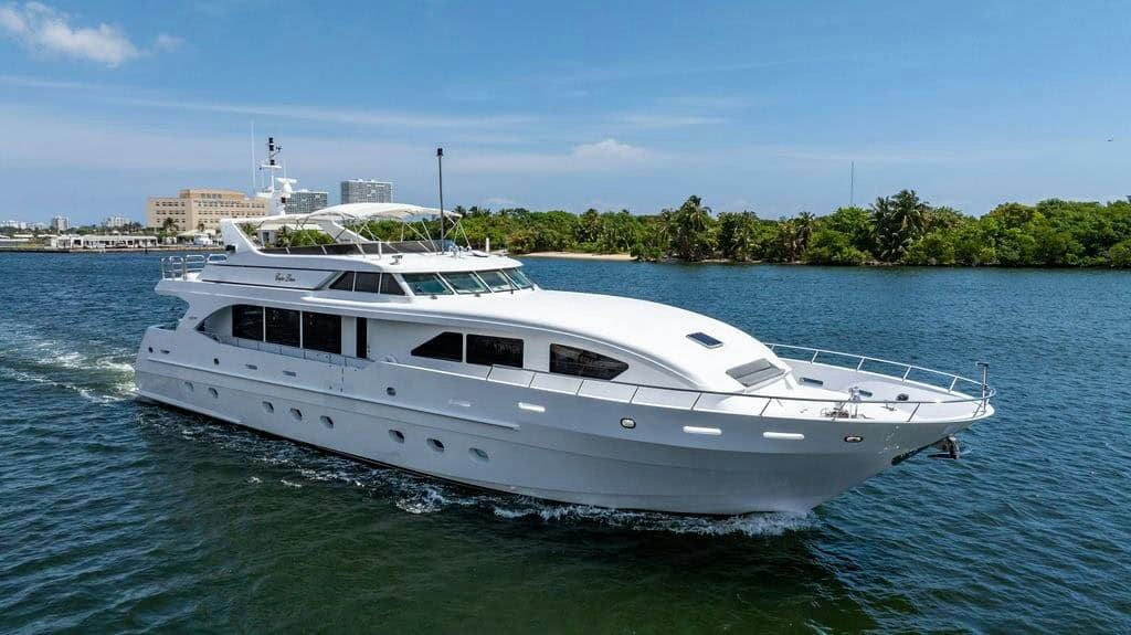 Carpe Diem (Intermarine 95), 29 m Intermarine 95 charter yacht