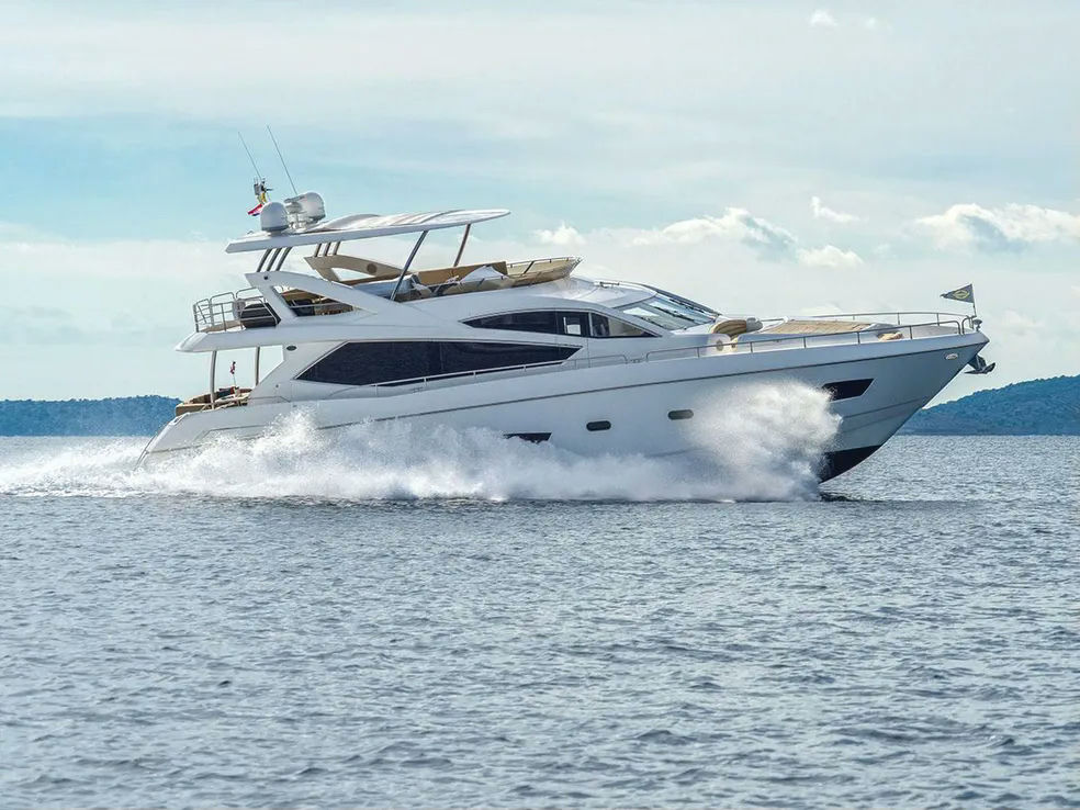 Sunseeker Manhattan 73, 22.3 m Sunseeker Manhattan 73 charter yacht