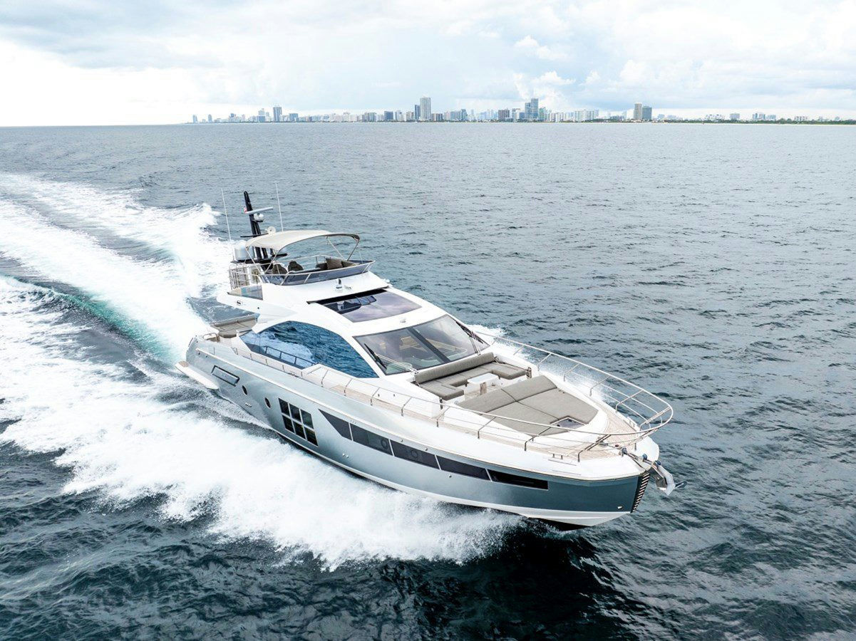 72' Azimut D + Water Toys, 21.9 m Azimut 72 charter yacht