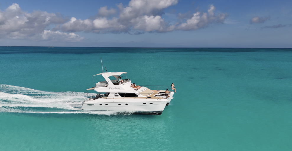 White Sands, 12.8 m Africat 420 Africat power catamaran charter yacht