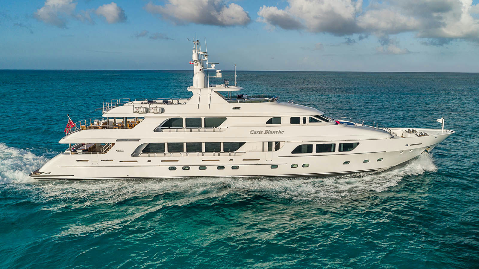 Carte Blanche, 49.1 m charter yacht