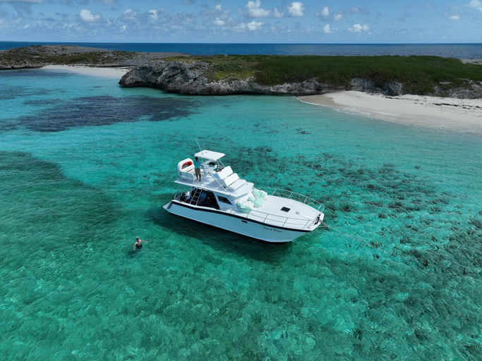 Live & Direct, 12.2 m Custom-built 40 ft expedition sport boat (refit 2025) charter yacht