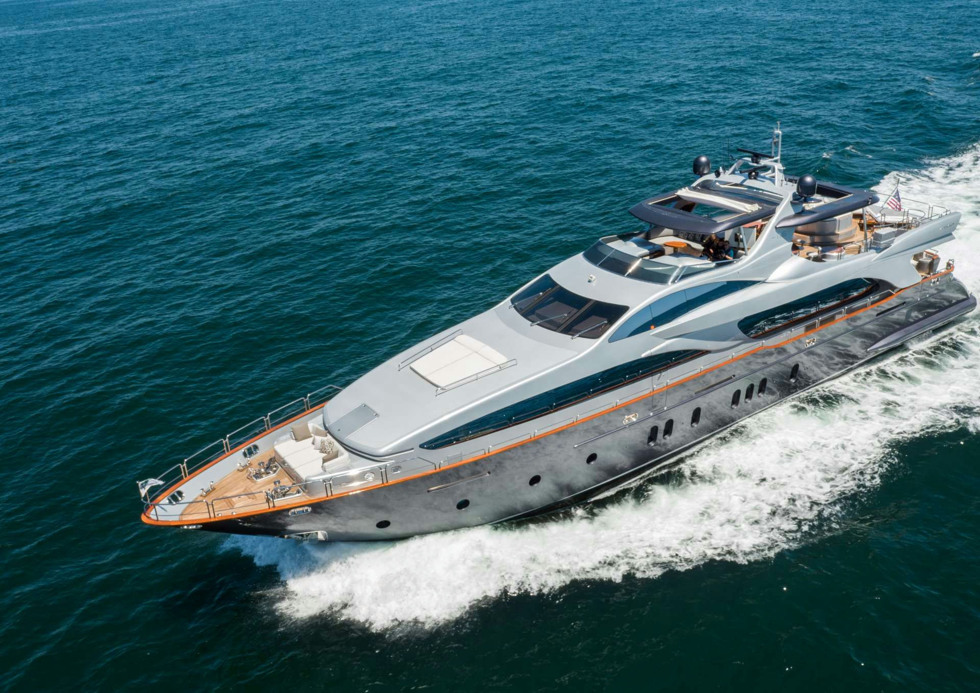 Tail Lights, 35.4 m charter yacht