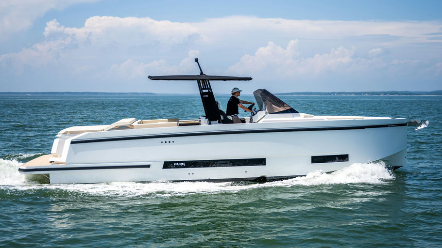 36' 2025 De Antonio D36 Open + Seabob, 11 m De Antonio Yachts D36 Open charter yacht