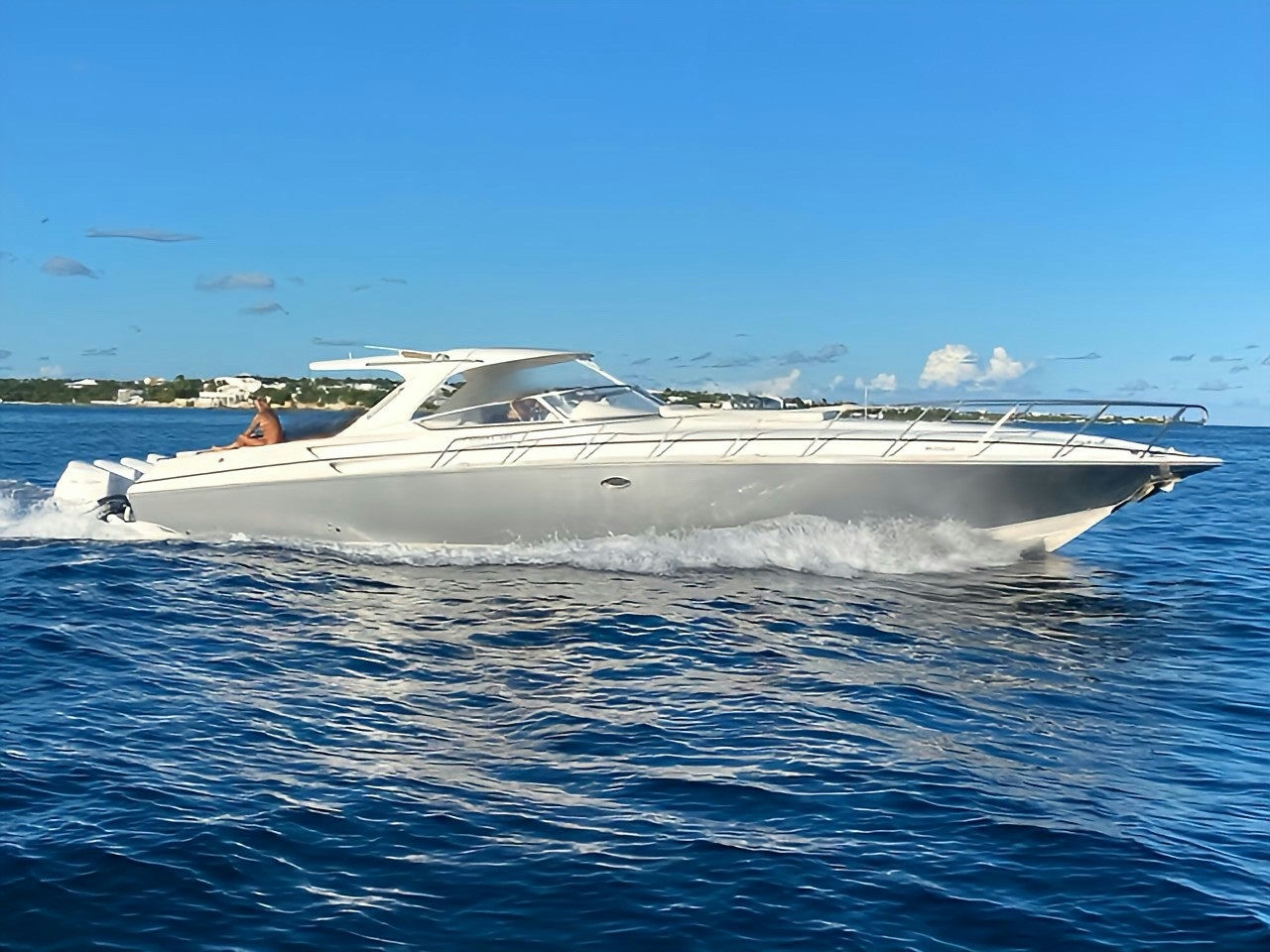 Fountain 53 Express Custom, 16.2 m Fountain 53 Express (custom) charter yacht