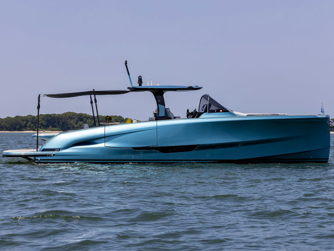 44' 2023 Solaris Power Open, 13.4 m Solaris Power 44 Open charter yacht